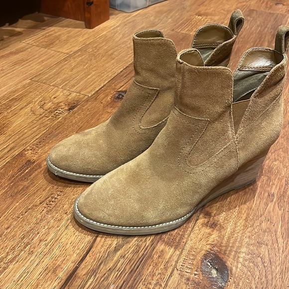 Blondo Waterproof wedge Booties - Picture 1 of 4